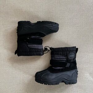 Khombu kids Black Winter Boots size 2 (21cm aprox) outdoor
